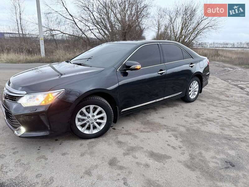 Седан Toyota Camry 2015 в Киеве