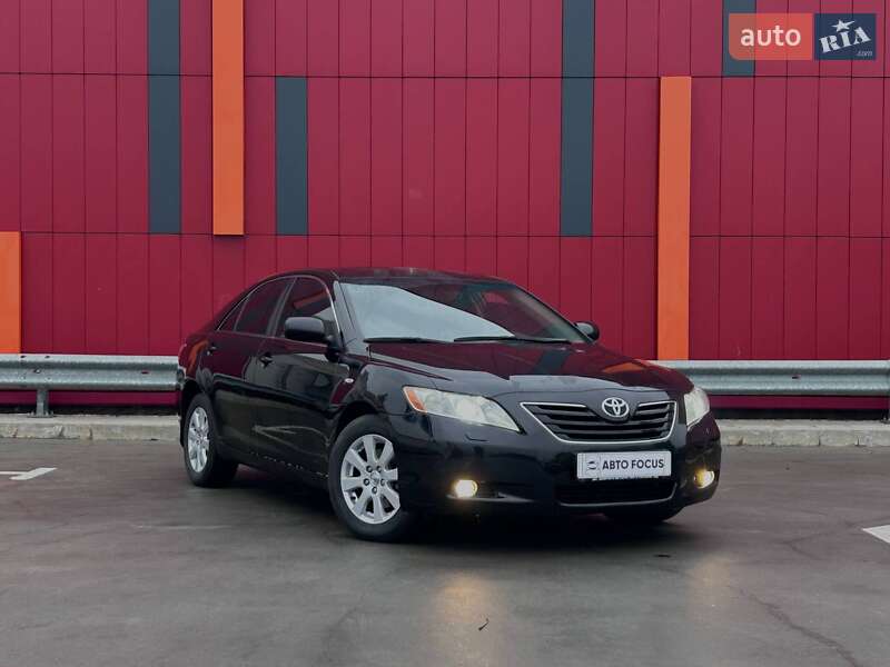 Седан Toyota Camry 2008 в Киеве