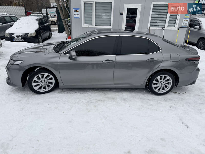 Седан Toyota Camry 2022 в Черновцах Седан Toyota Camry 2022 в Черновцах