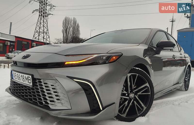 Седан Toyota Camry 2024 в Виннице