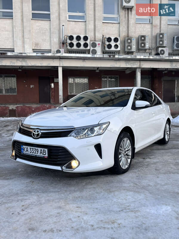 Седан Toyota Camry 2016 в Чернигове Седан Toyota Camry 2016 в Чернигове