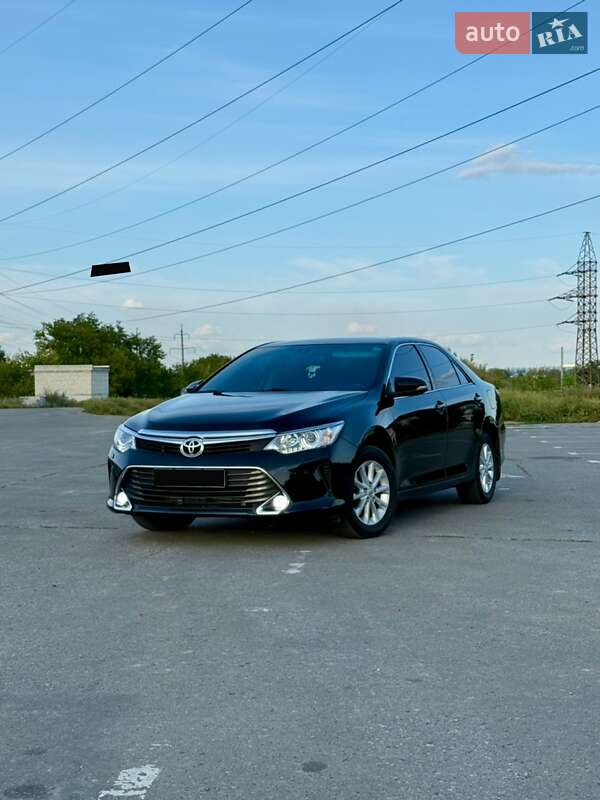Седан Toyota Camry 2016 в Харькове