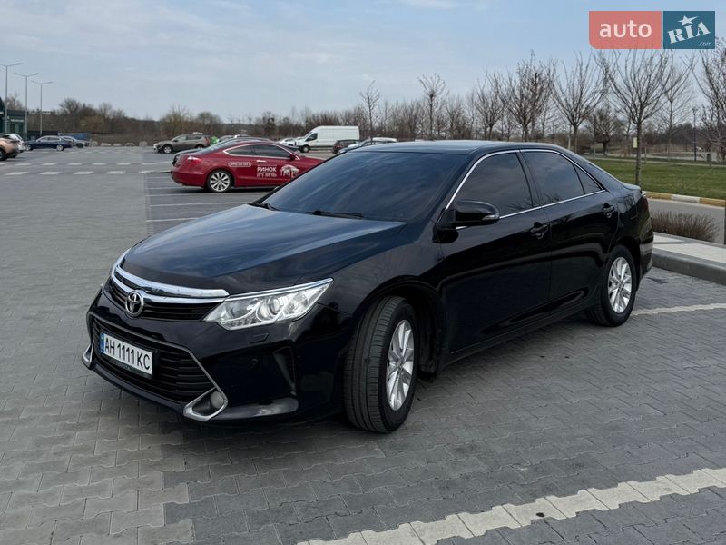 Седан Toyota Camry 2017 в Киеве