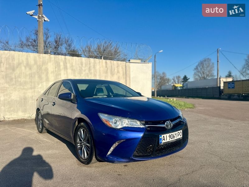 Седан Toyota Camry 2015 в Києві
