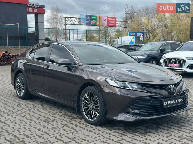 Седан Toyota Camry 2019 в Луцьку Седан Toyota Camry 2019 в Луцьку