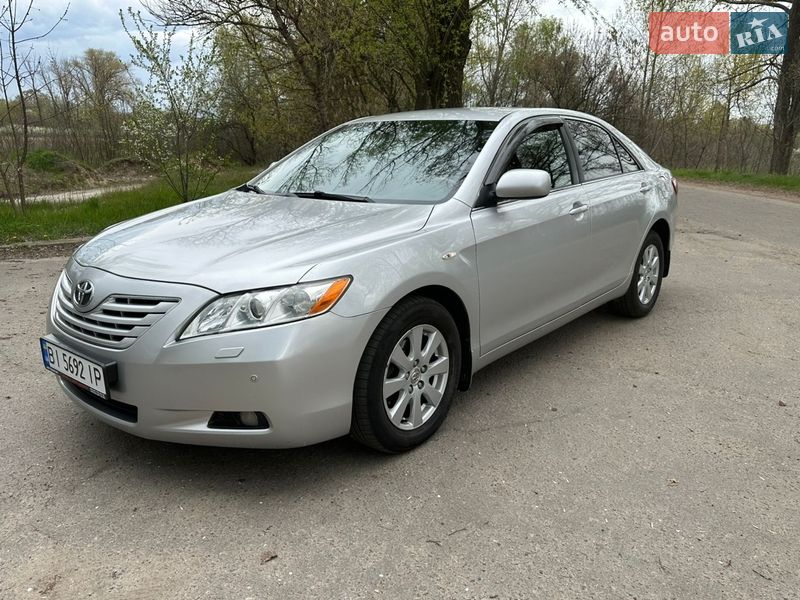Седан Toyota Camry 2008 в Кременчуге