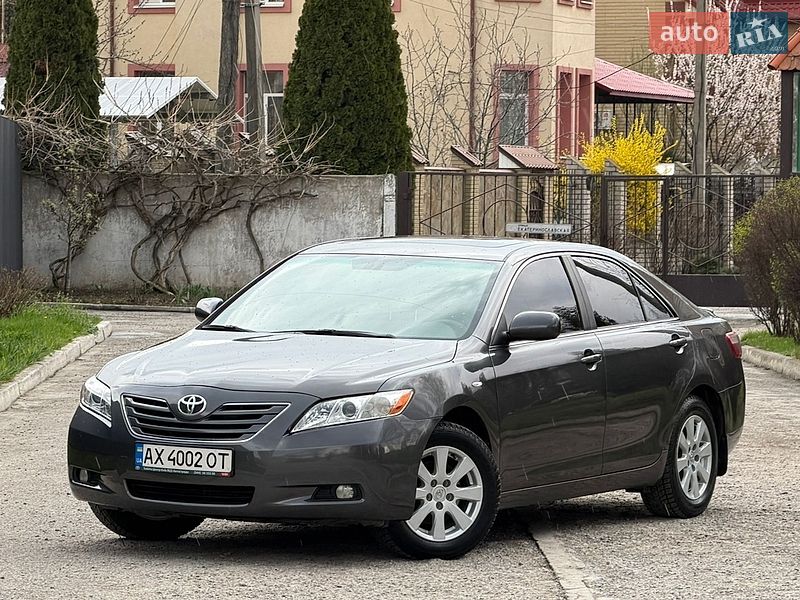Седан Toyota Camry 2008 в Днепре