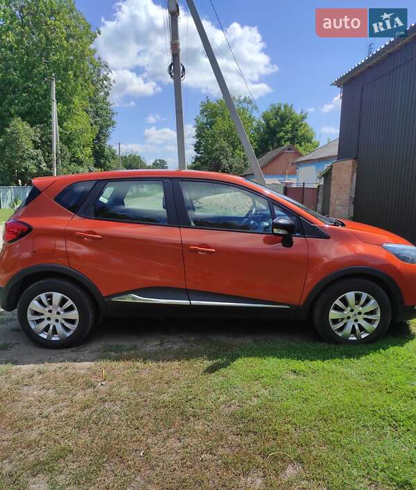 Внедорожник / Кроссовер Renault Captur 2015 в Умани