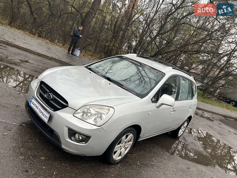 Минивэн Kia Carens 2007 в Киеве