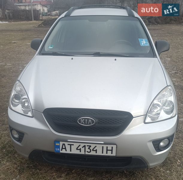 Минивэн Kia Carens 2008 в Долине