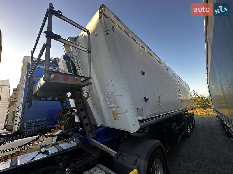 Самосвал полуприцеп Schmitz Cargobull Cargobull 2013 в Умани