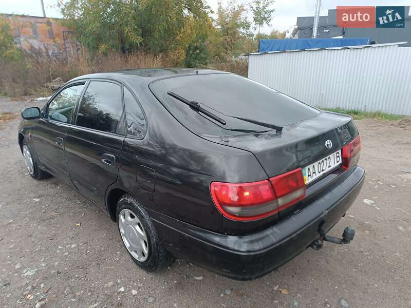 Лифтбек Toyota Carina E 1995 в Киеве