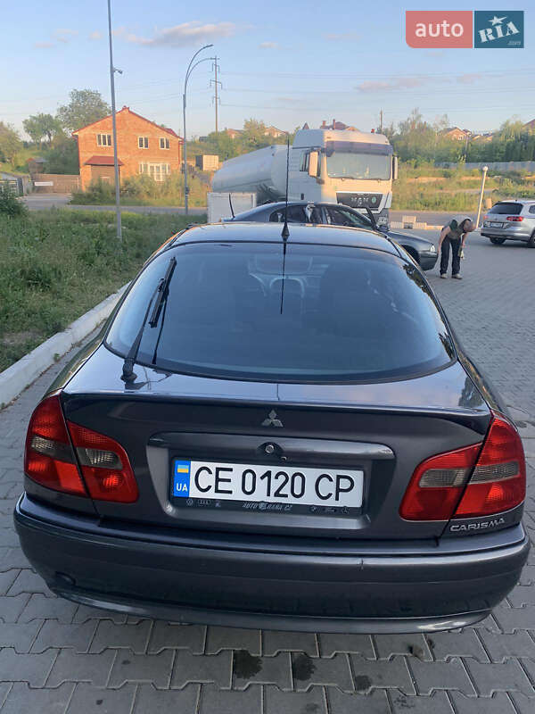 Седан Mitsubishi Carisma 2003 в Черновцах
