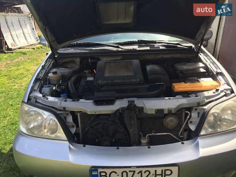 Минивэн Kia Carnival 2005 в Пустомытах