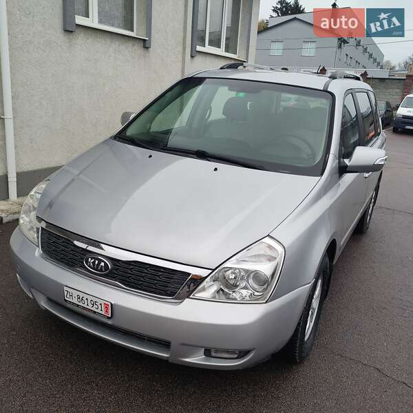 Минивэн Kia Carnival 2011 в Ровно