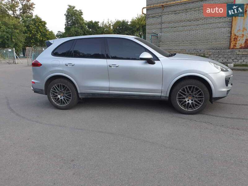 Внедорожник / Кроссовер Porsche Cayenne 2016 в Днепре