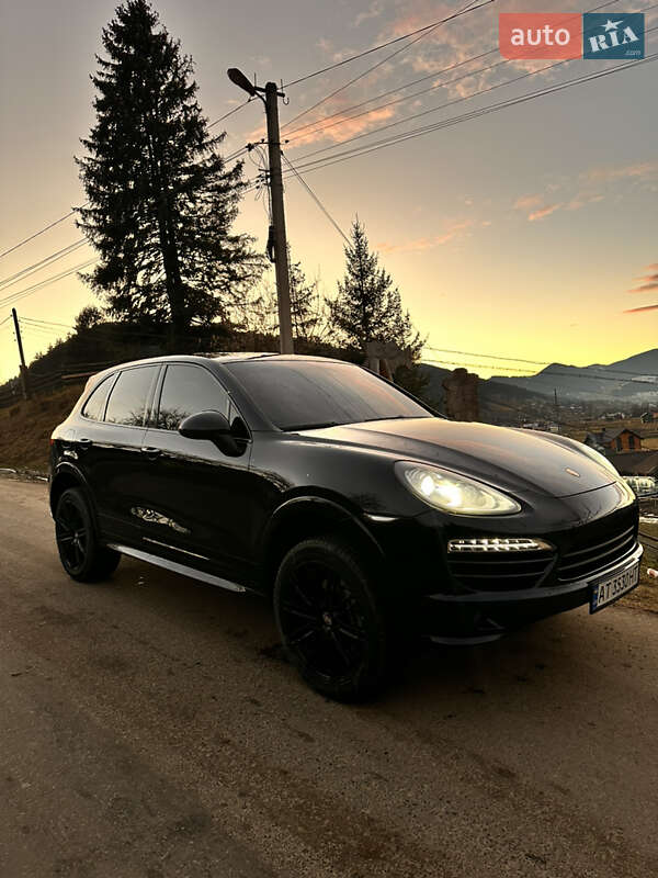 Внедорожник / Кроссовер Porsche Cayenne 2012 в Верховине