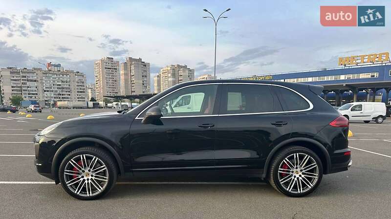 Позашляховик / Кросовер Porsche Cayenne 2016 в Києві