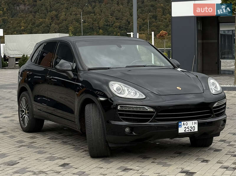 Внедорожник / Кроссовер Porsche Cayenne 2013 в Хусте