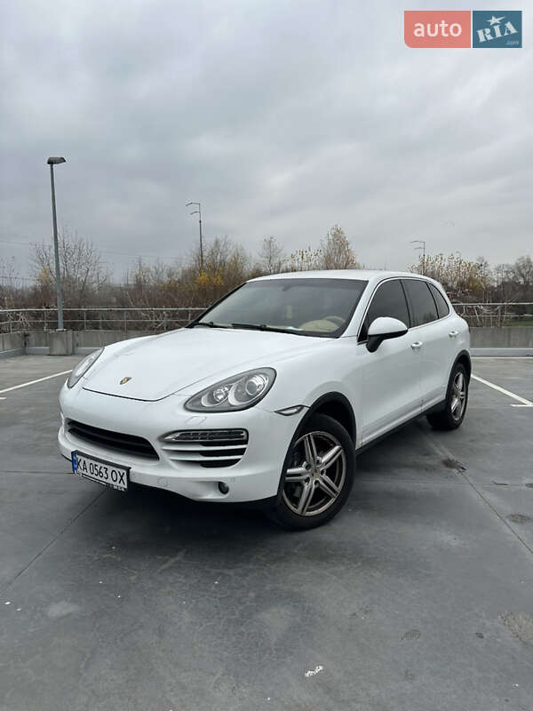 Внедорожник / Кроссовер Porsche Cayenne 2013 в Киеве