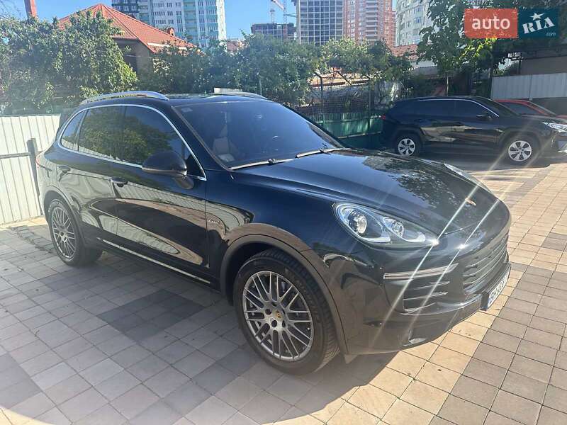 Позашляховик / Кросовер Porsche Cayenne 2015 в Одесі Позашляховик / Кросовер Porsche Cayenne 2015 в Одесі