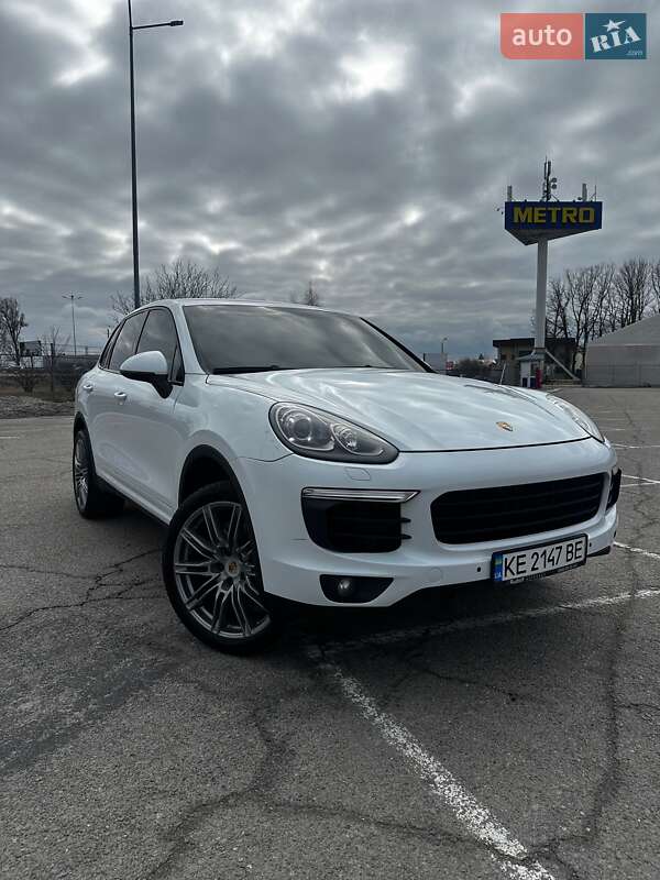 Позашляховик / Кросовер Porsche Cayenne 2017 в Дніпрі