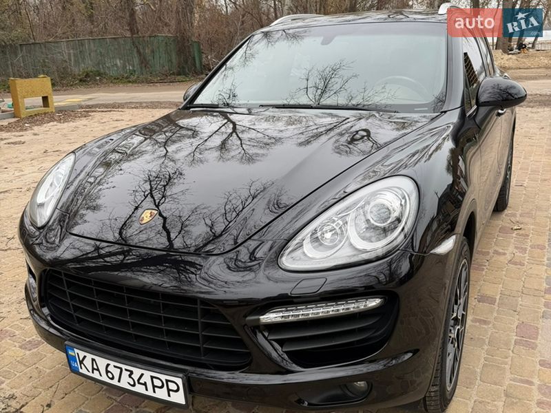 Внедорожник / Кроссовер Porsche Cayenne 2012 в Киеве