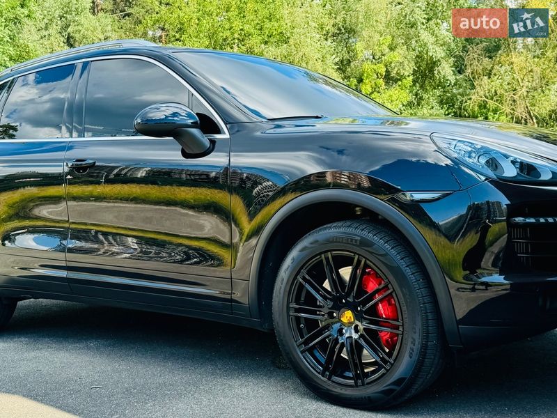 Позашляховик / Кросовер Porsche Cayenne 2010 в Києві