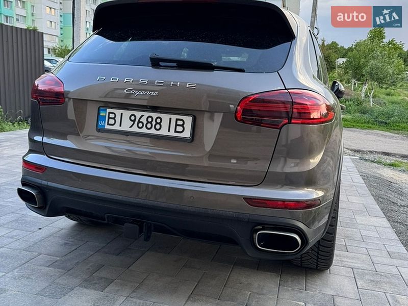 Внедорожник / Кроссовер Porsche Cayenne 2015 в Полтаве