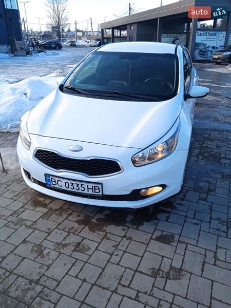 Хэтчбек Kia Ceed 2012 в Львове