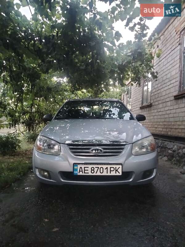 Седан Kia Cerato 2007 в Марганце