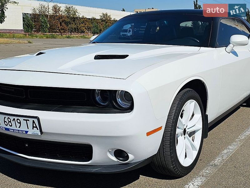 Купе Dodge Challenger 2016 в Киеве