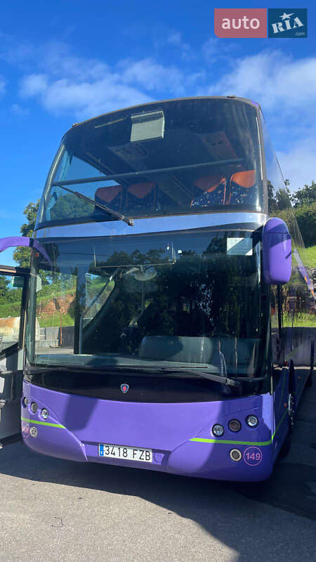 Туристический / Междугородний автобус Scania CN 2008 в Черновцах