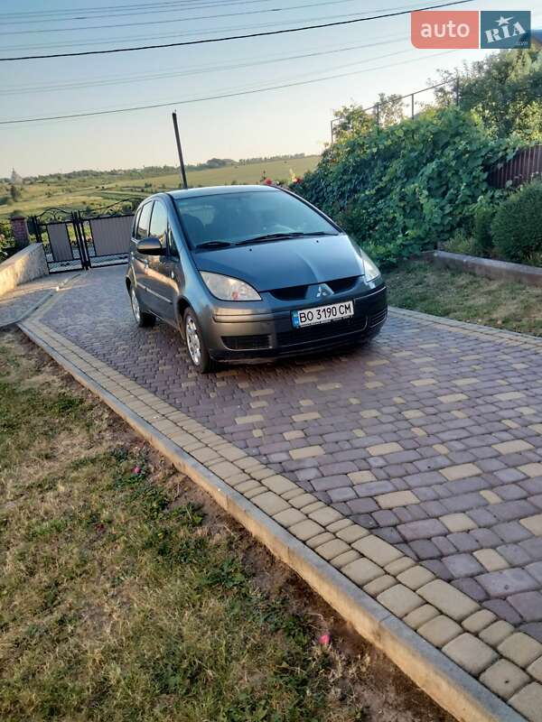 Хэтчбек Mitsubishi Colt 2006 в Бучаче Хэтчбек Mitsubishi Colt 2006 в Бучаче