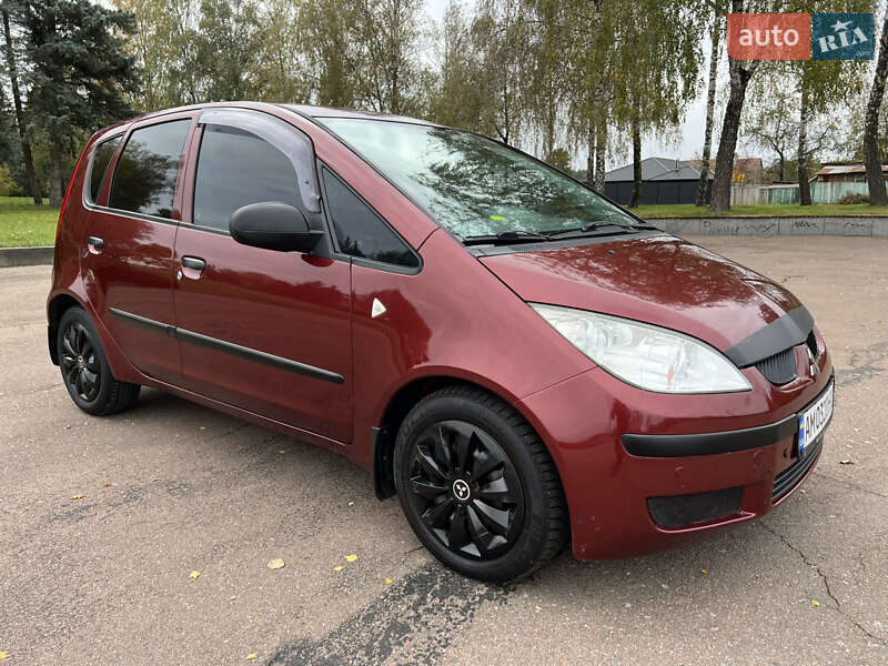 Хетчбек Mitsubishi Colt 2007 в Житомирі Хетчбек Mitsubishi Colt 2007 в Житомирі