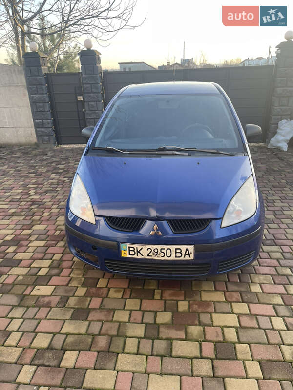 Хэтчбек Mitsubishi Colt 2008 в Ровно Хэтчбек Mitsubishi Colt 2008 в Ровно