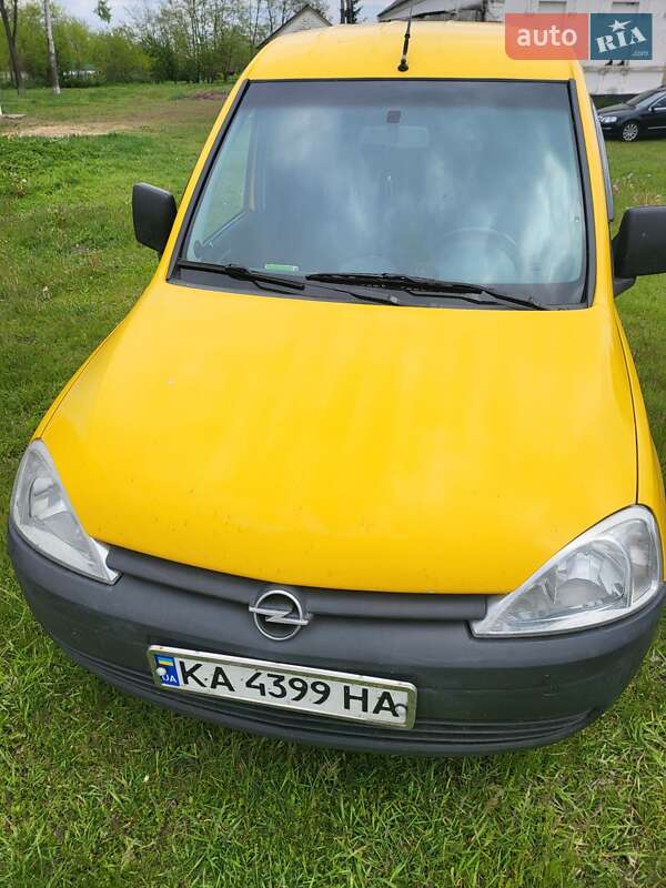 Минивэн Opel Combo 2008 в Белогородке
