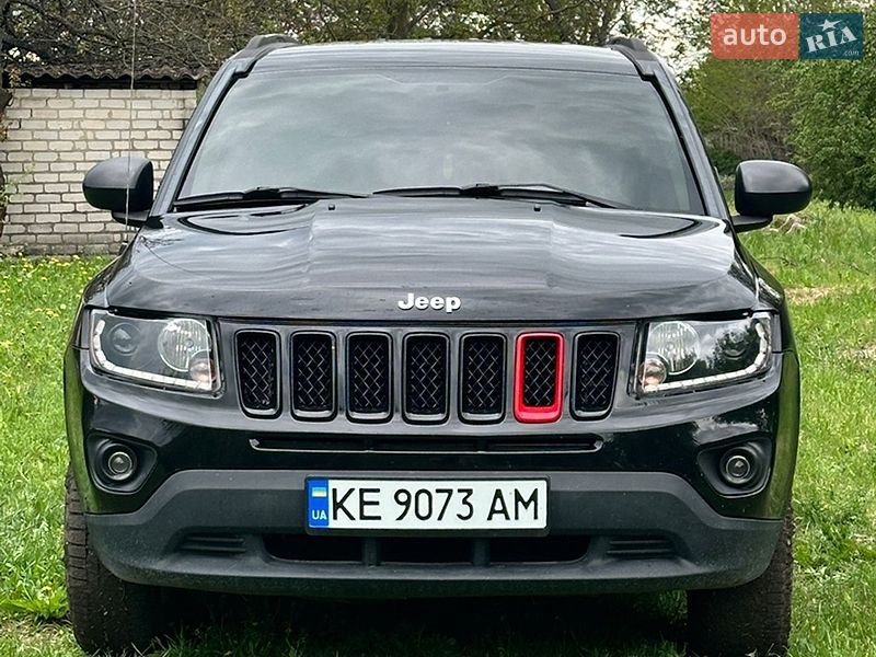 Внедорожник / Кроссовер Jeep Compass 2012 в Вольногорске