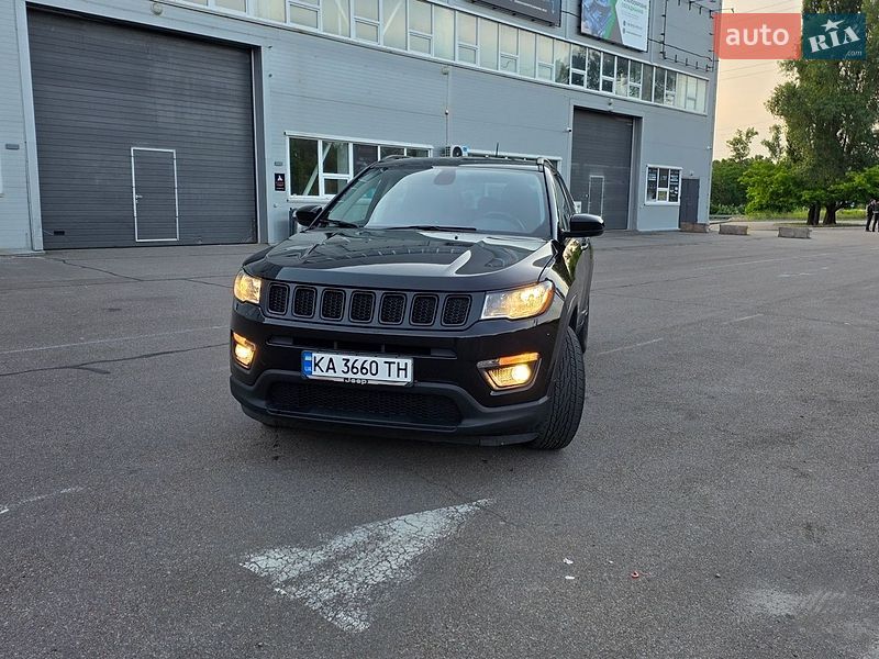 Внедорожник / Кроссовер Jeep Compass 2020 в Киеве