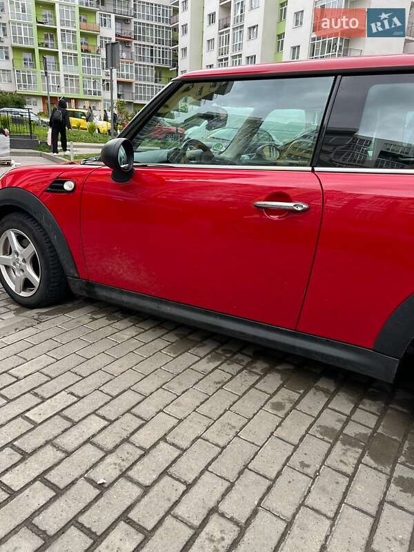 Хэтчбек MINI Cooper 2012 в Львове