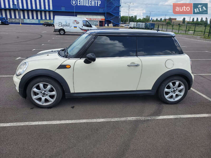 Хэтчбек MINI Cooper 2007 в Ровно