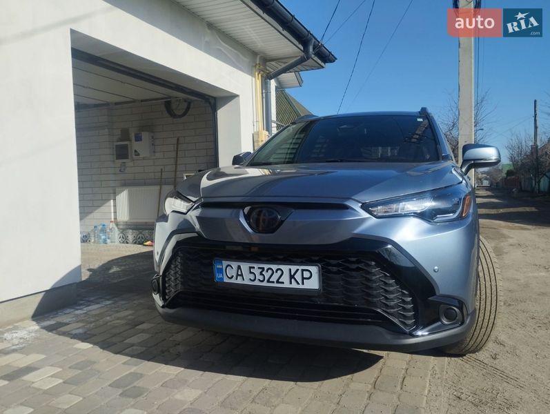 Универсал Toyota Corolla Cross 2024 в Киеве Универсал Toyota Corolla Cross 2024 в Киеве