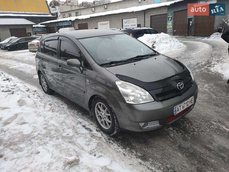 Минивэн Toyota Corolla Verso 2006 в Ровно