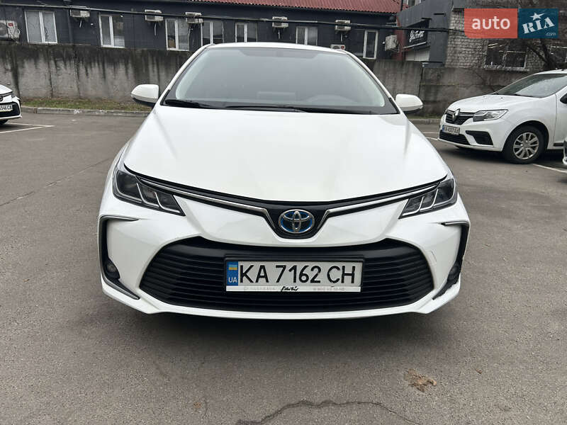 Седан Toyota Corolla 2021 в Киеве