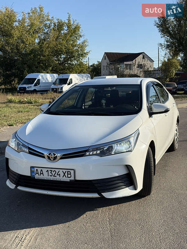 Седан Toyota Corolla 2018 в Киеве Седан Toyota Corolla 2018 в Киеве