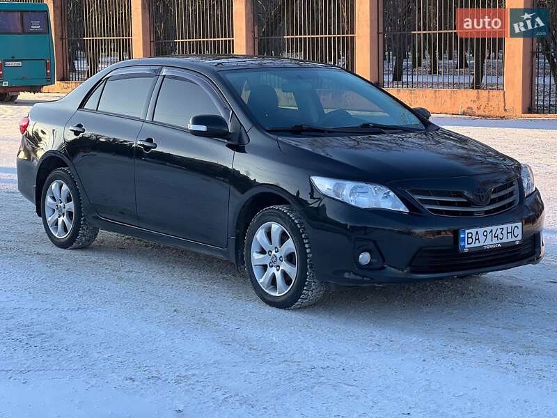Седан Toyota Corolla 2012 в Кропивницком