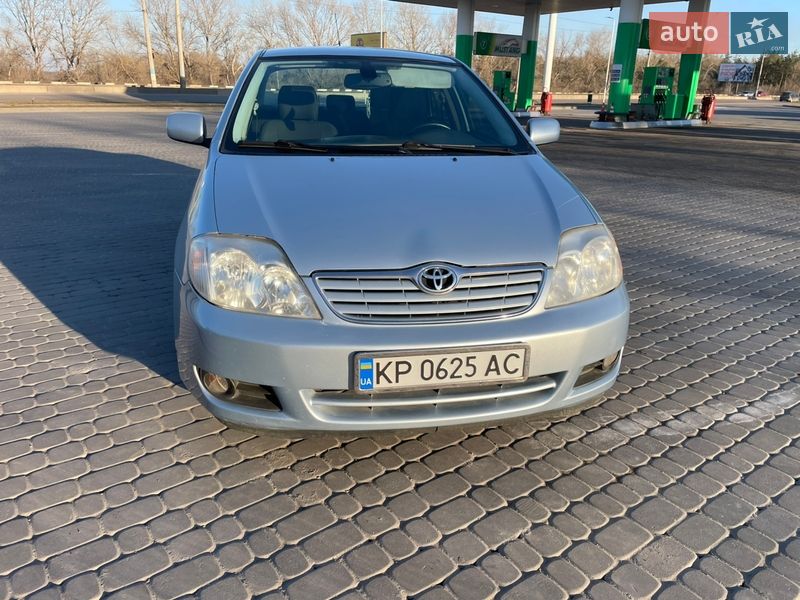 Седан Toyota Corolla 2005 в Каменском