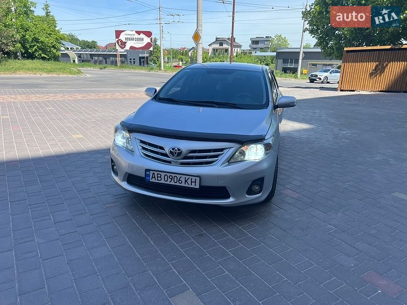 Седан Toyota Corolla 2011 в Тернополе