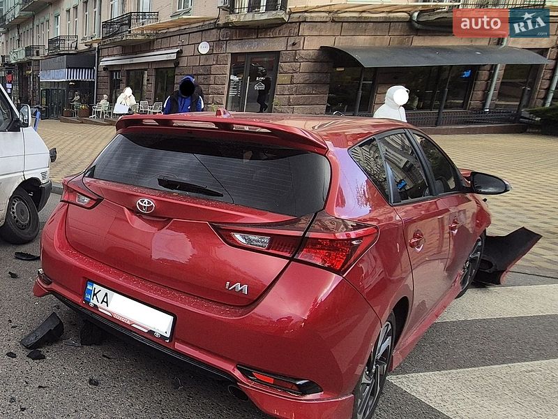 Хэтчбек Toyota Corolla 2017 в Киеве