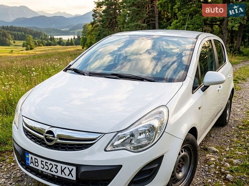 Хэтчбек Opel Corsa 2011 в Гайсине